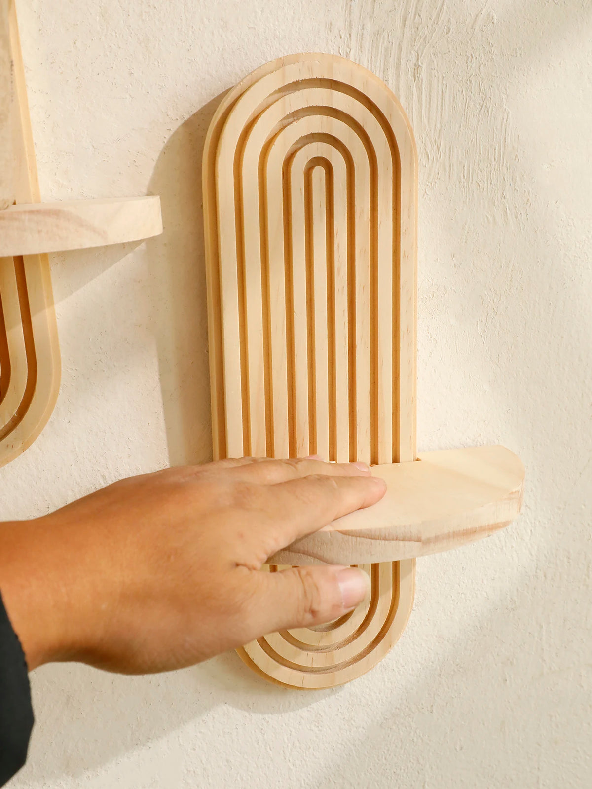 Étagère murale géométrique en bois naturel – Style bohème