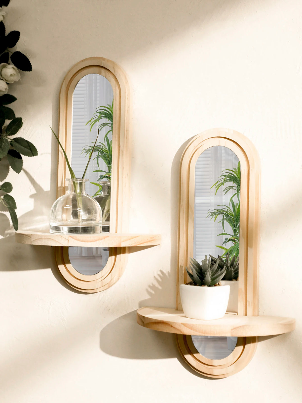 Miroir arche en bois avec étagère flottante – Esprit bohème